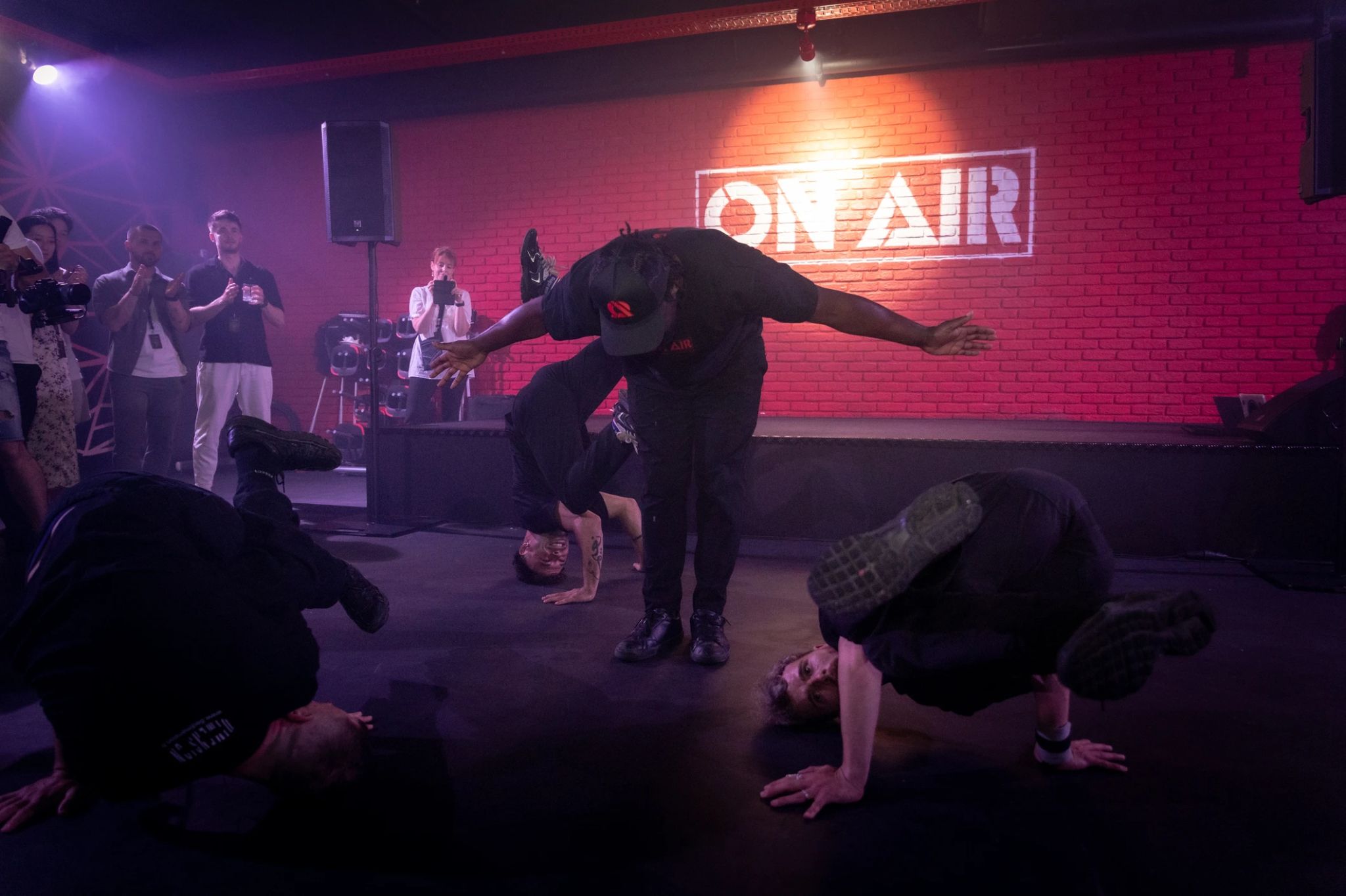 Show dansé présenté sur scène pendant la soirée On Air Fitness